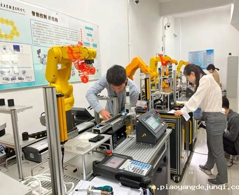 clip_image006.jpg clip_image006.jpg